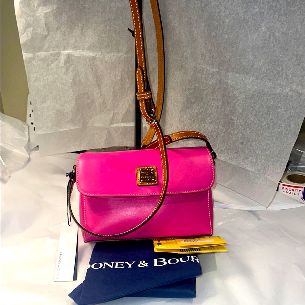 Dooney & Bourke Wexford Rena crossbody Magenta